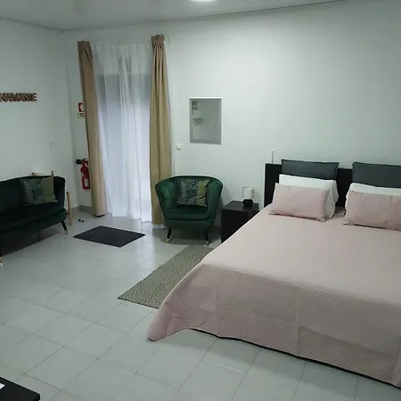 Retiro Camelias 3 ゲストハウス